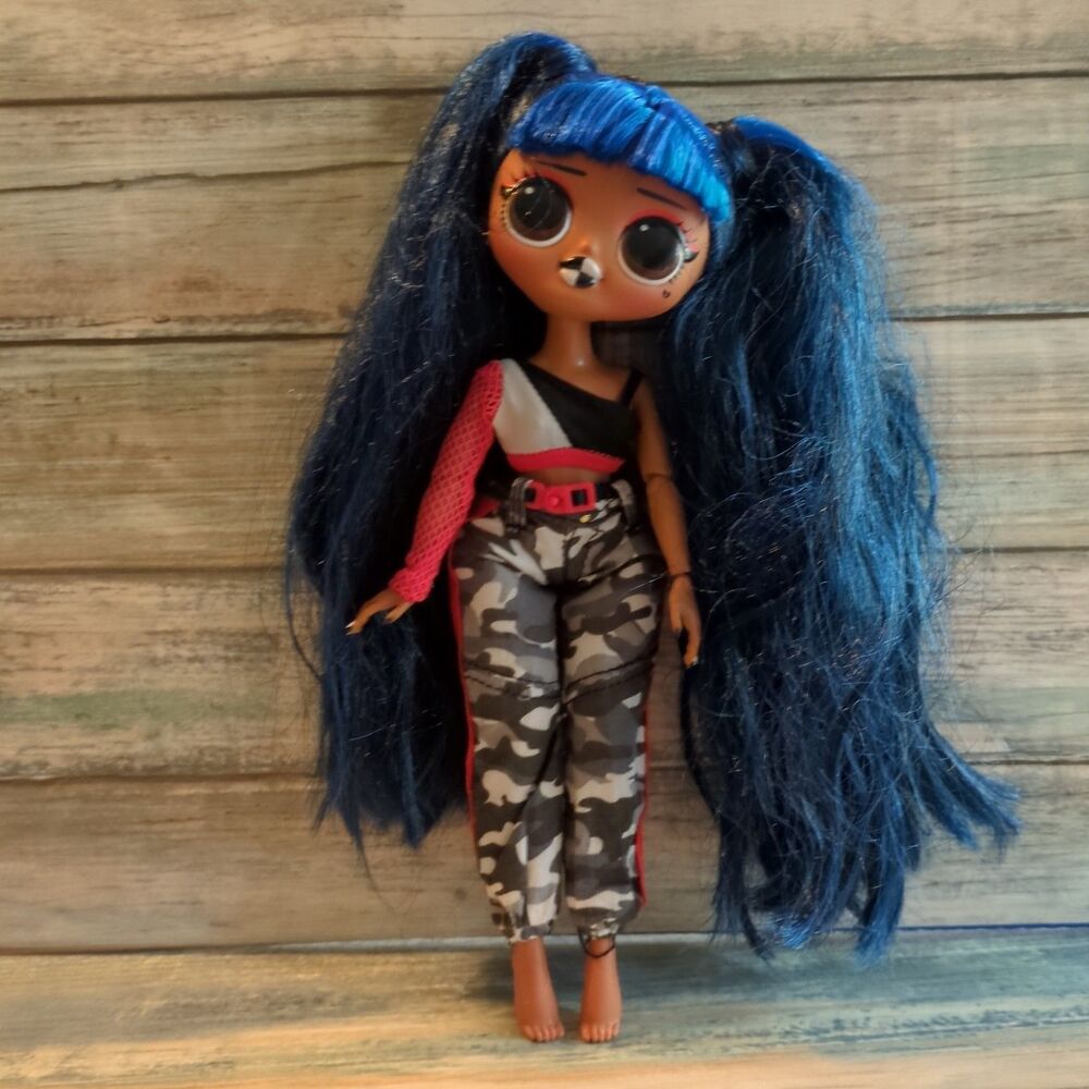 LOL Surprise OMG Downtown B.B. Doll w Outfit Belt Blue Hair Nude Feet